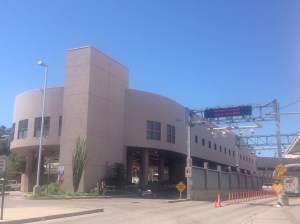 Border crossing building